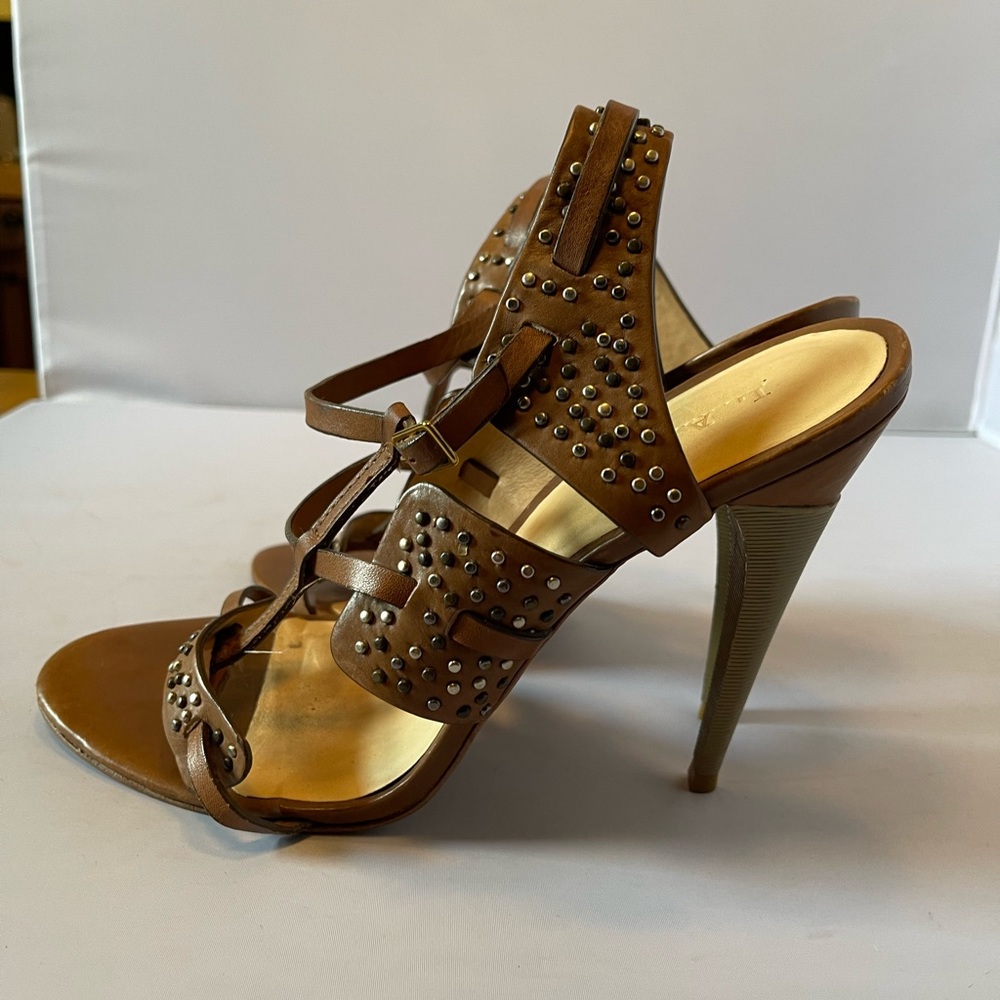 Do Not Buy! Shoes Size 9.5 (binFFFF)